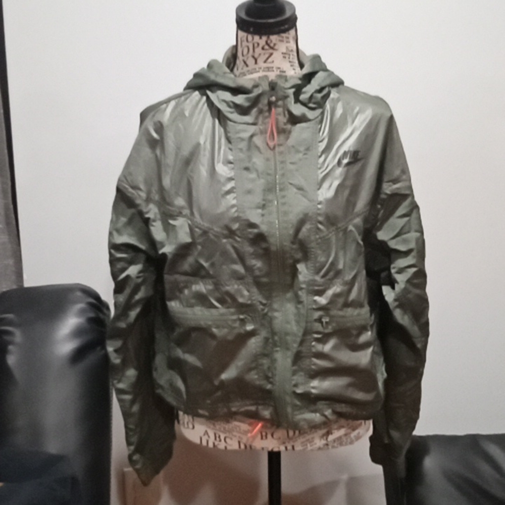 😍NWOT Women's Nike full zip jacket😍 - Picture 3 of 13